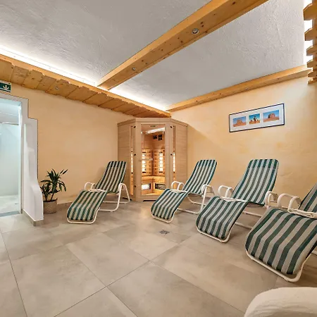 蓝索拉尔姆酒店 3*